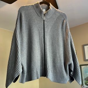 Lululemon zip-up oversized sweater poncho gray! GORGEOUS, worn twice, XS/S